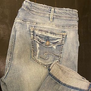 Silver Elyse Capri Jeans - Light Wash